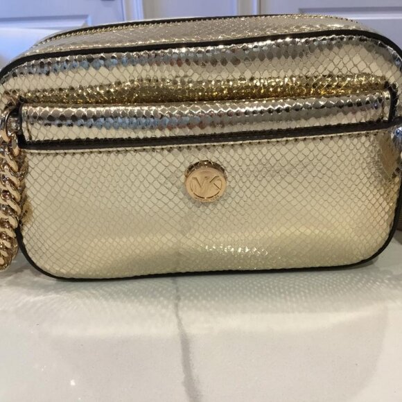 Michael Michael Kors Maisie Metallic Gold 2 in 1 Camera Crossbody Bag NWT $498 - Picture 4 of 12
